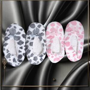 2 Pairs Cow Pattern Bowknot Decor Slippers (Pink Gray)